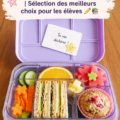 Fournitures scolaires colorées sur un bureau pour la rentrée 2025