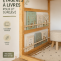 Étagères à livres blanches sous un lit IKEA KURA, optimisant l'espace
