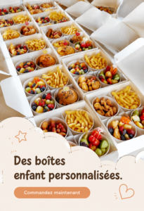 Lunchbox personnalisée avec des aliments colorés et sains pour enfants.