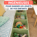 Un espace de jeu avec des jouets bien organisés dans des bacs de rangement colorés.