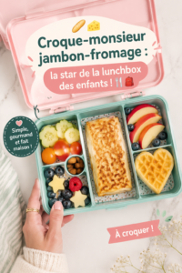 Des toasties au jambon et fromage prêts à servir sur une assiette.