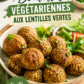 Boulettes de lentilles vertes prêtes à être servies dans un lunchbox pour enfants.