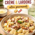 Plat de gnocchis crémeux aux lardons, parfait pour un déjeuner gourmand.