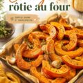 Assiette de courge rôtie au four, prête à être servie dans une lunchbox d'enfant.