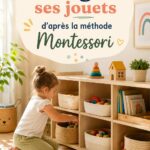 Un espace de jeu organisé avec des jouets rangés selon la méthode Montessori